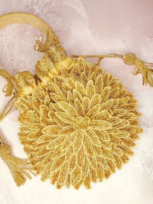 Flora Potli – A Luxurious Touch of Elegance for Every Occasion