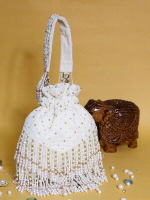 Moti Potli – A Timeless Classic Adorned with Elegance