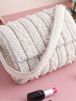 The Gritty Oyster Flap - A Pearl of Elegance